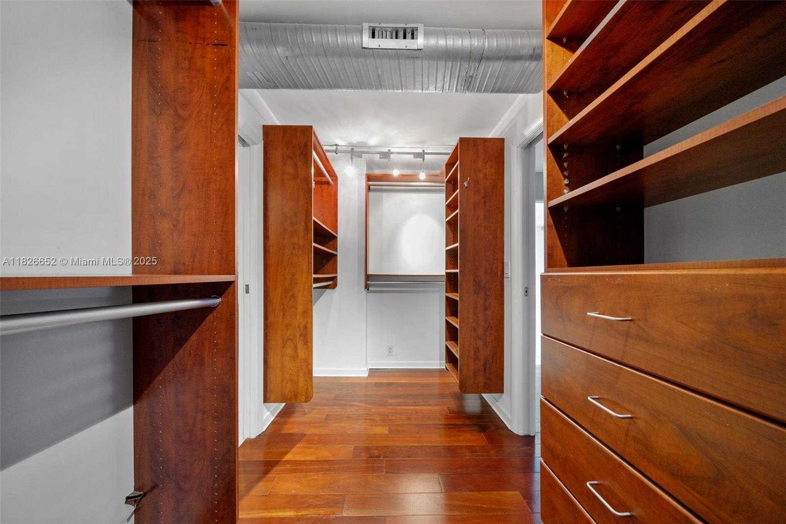 Small Image of 1901 BRICKELL AVE #B1713, Miami Number 21