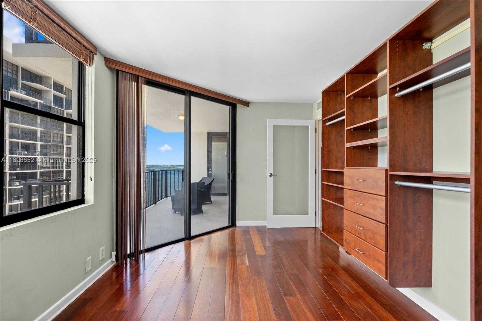Small Image of 1901 BRICKELL AVE #B1713, Miami Number 24
