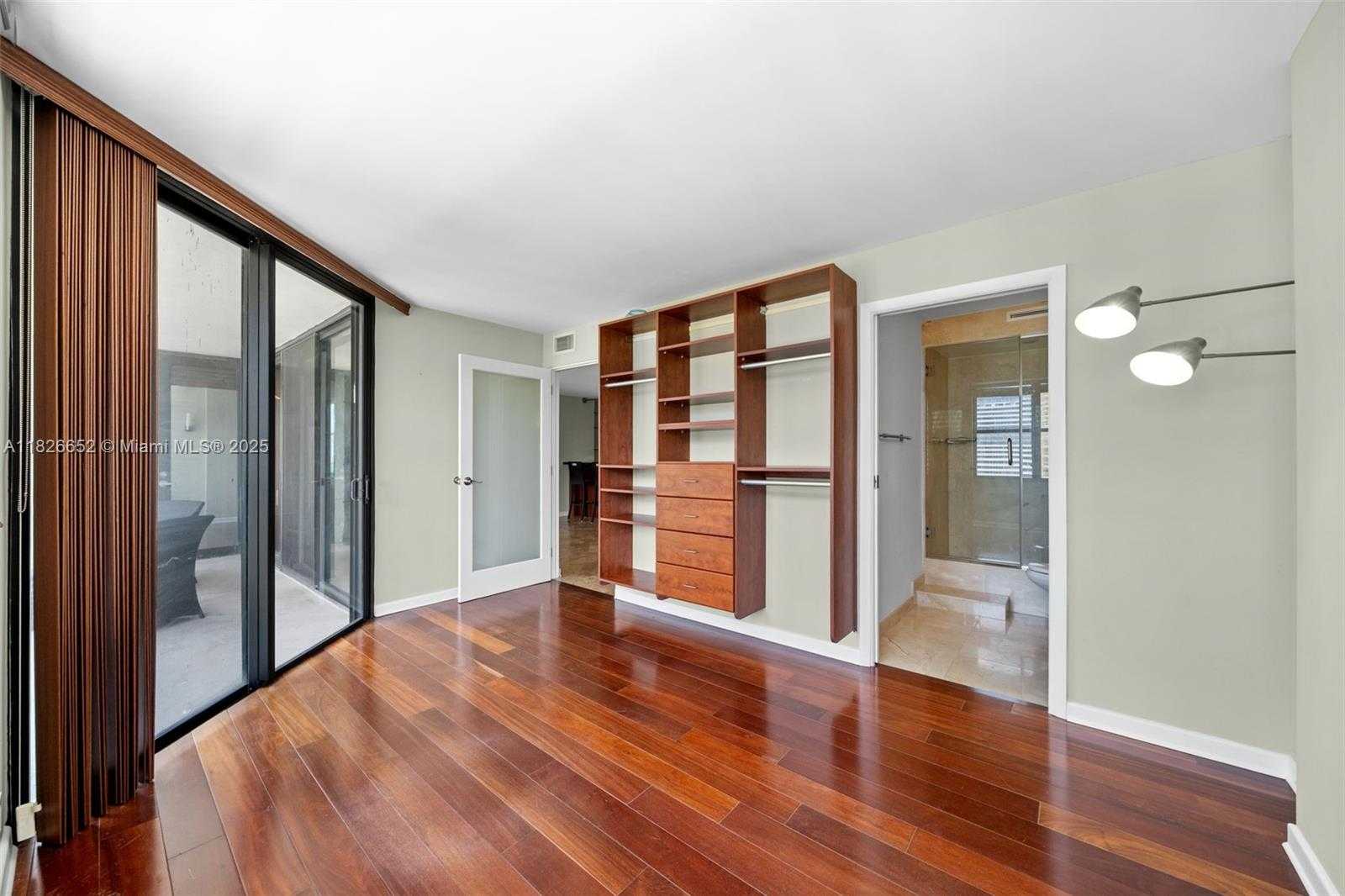 Small Image of 1901 BRICKELL AVE #B1713, Miami Number 25