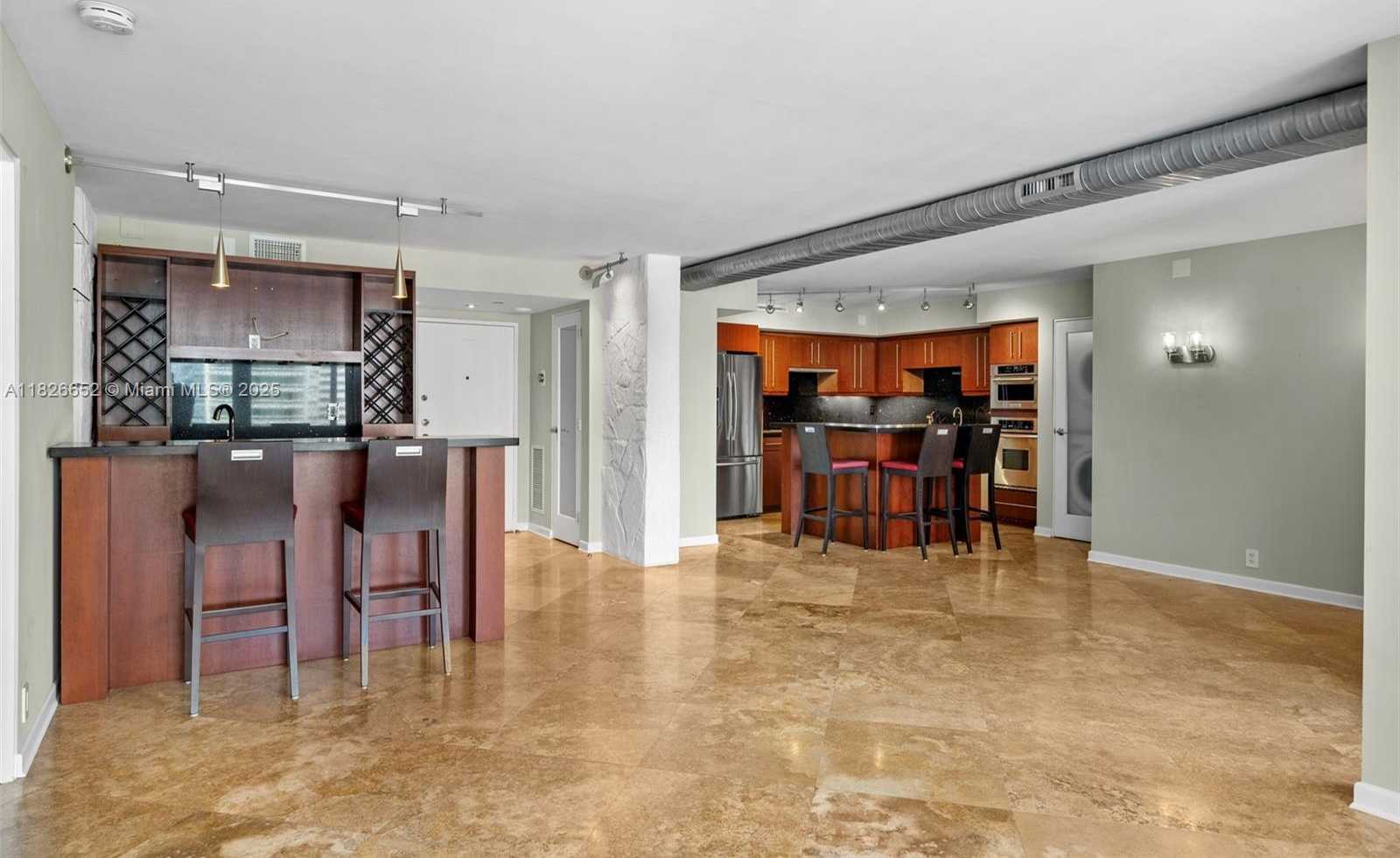 Small Image of 1901 BRICKELL AVE #B1713, Miami Number 3