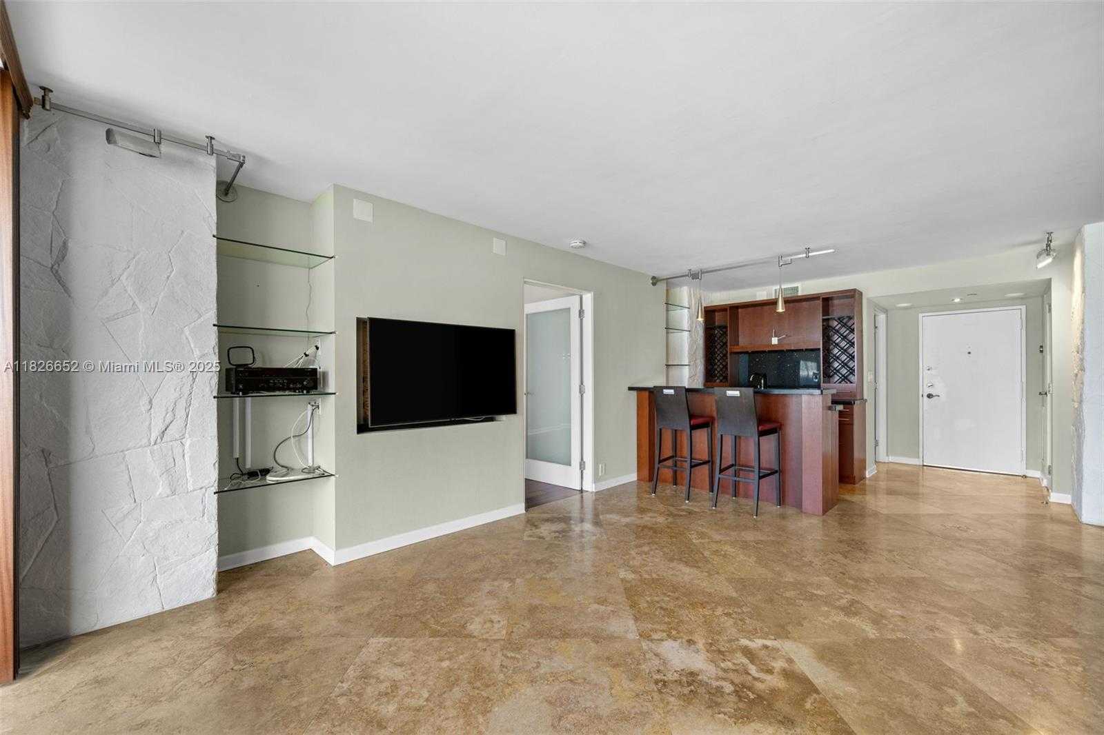 Small Image of 1901 BRICKELL AVE #B1713, Miami Number 7