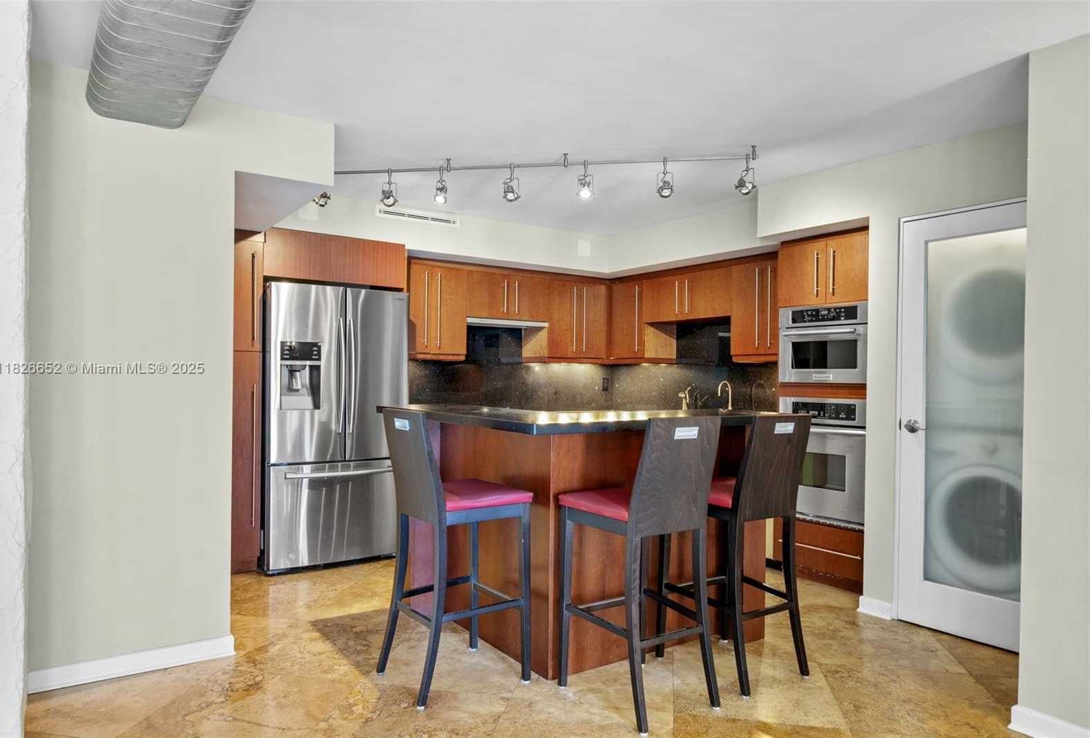 Small Image of 1901 BRICKELL AVE #B1713, Miami Number 8