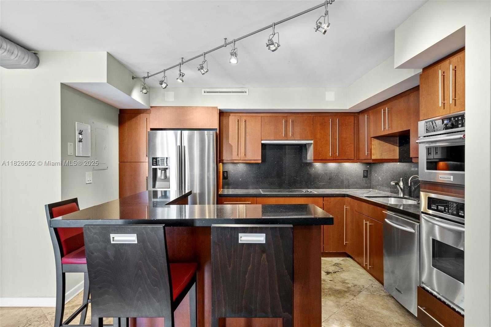 Small Image of 1901 BRICKELL AVE #B1713, Miami Number 9