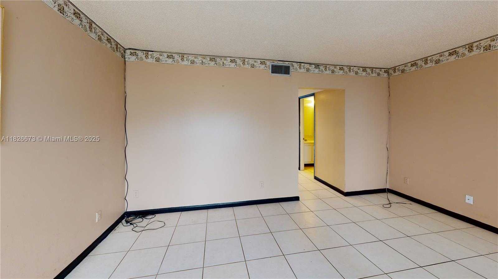 Small Image of 5130 ELMHURST RD #H, West Palm Beach Number 11