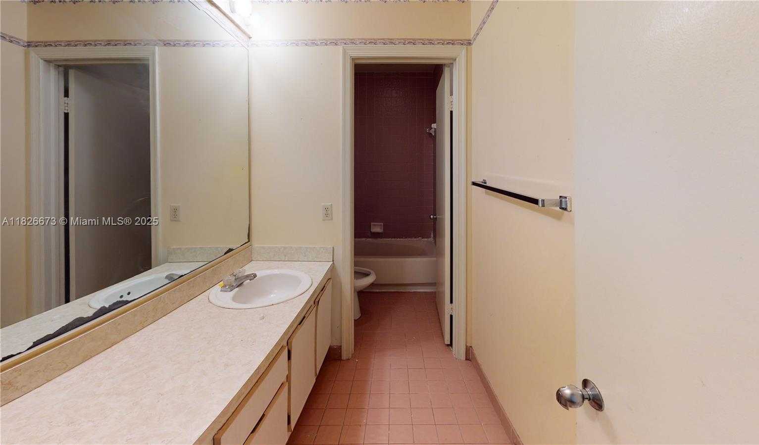 Small Image of 5130 ELMHURST RD #H, West Palm Beach Number 6