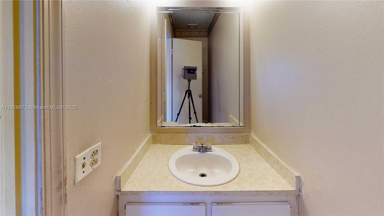 Small Image of 5130 ELMHURST RD #H, West Palm Beach Number 7