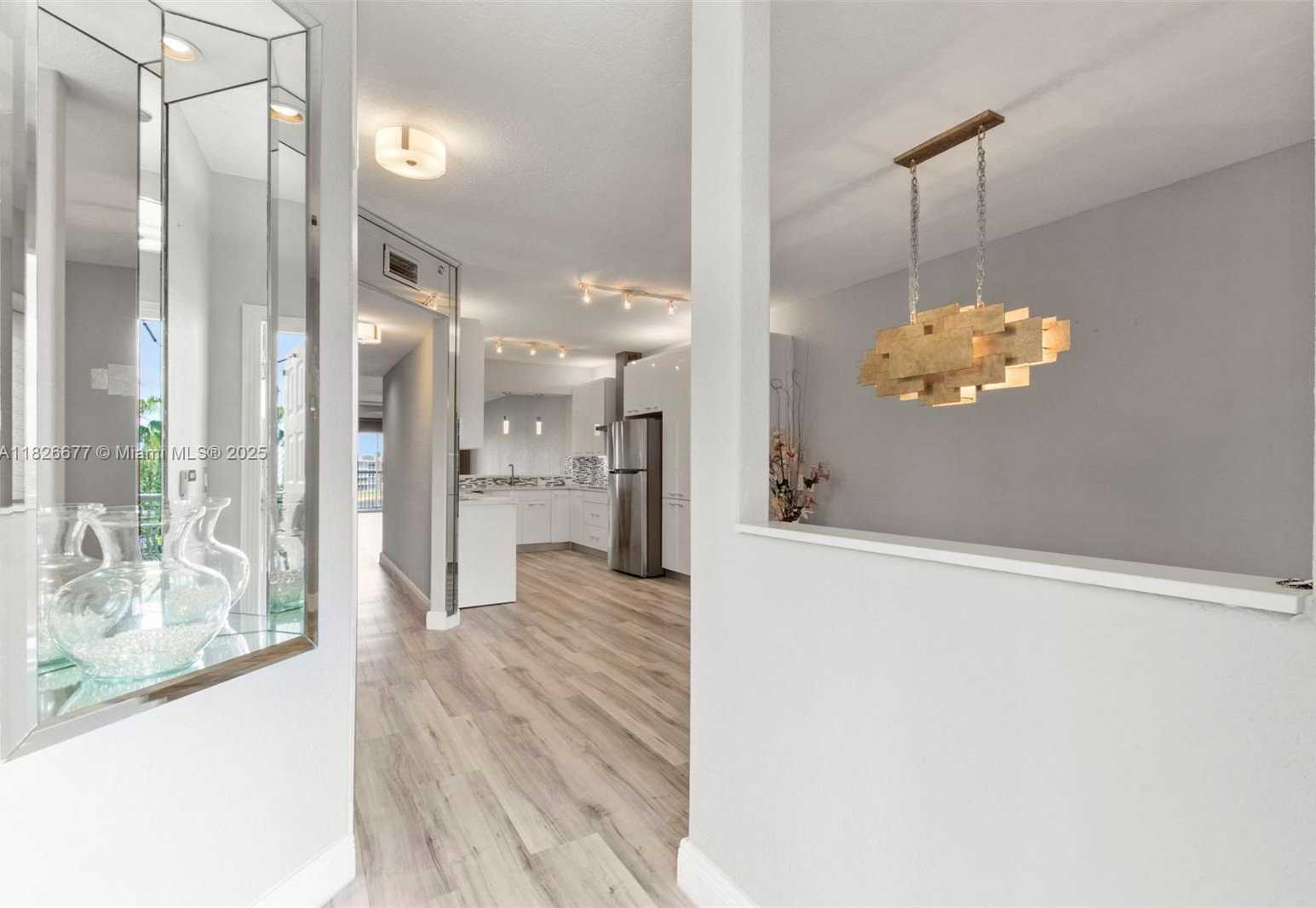 Small Image of 7727 SOUTHAMPTON TER #412, Tamarac Number 2