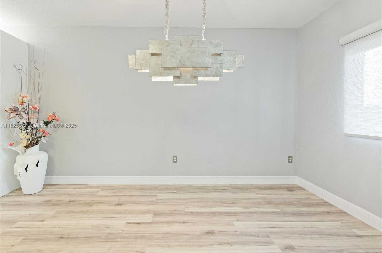 Small Image of 7727 SOUTHAMPTON TER #412, Tamarac Number 4