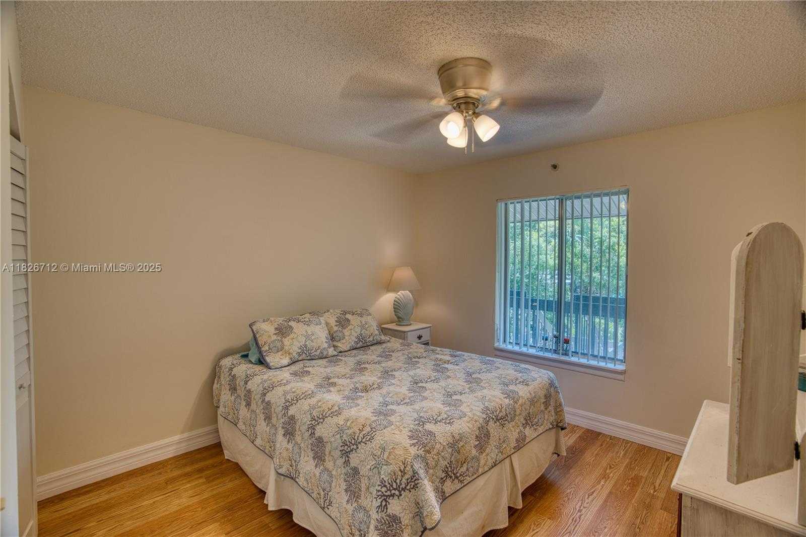 Small Image of 6286 CHASEWOOD DR #G, Jupiter Number 16