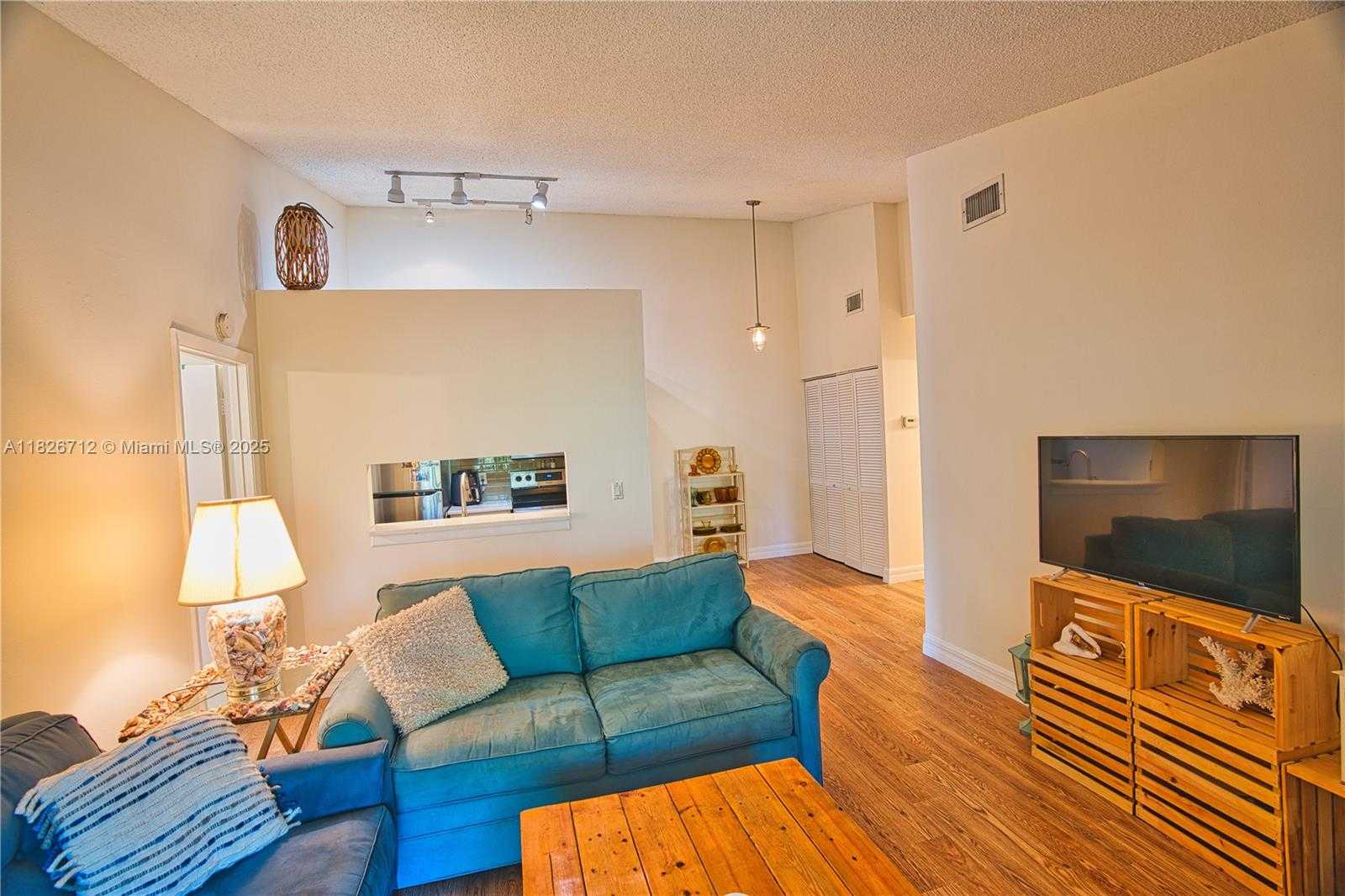 Small Image of 6286 CHASEWOOD DR #G, Jupiter Number 5