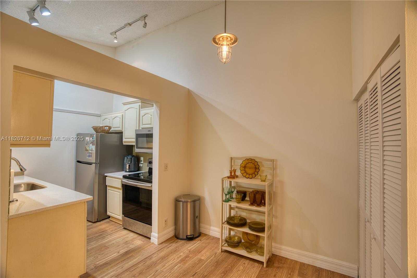 Small Image of 6286 CHASEWOOD DR #G, Jupiter Number 7