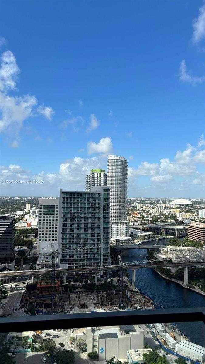 Small Image of 68 SOUTH EAST 6TH ST #2804, Miami Number 12