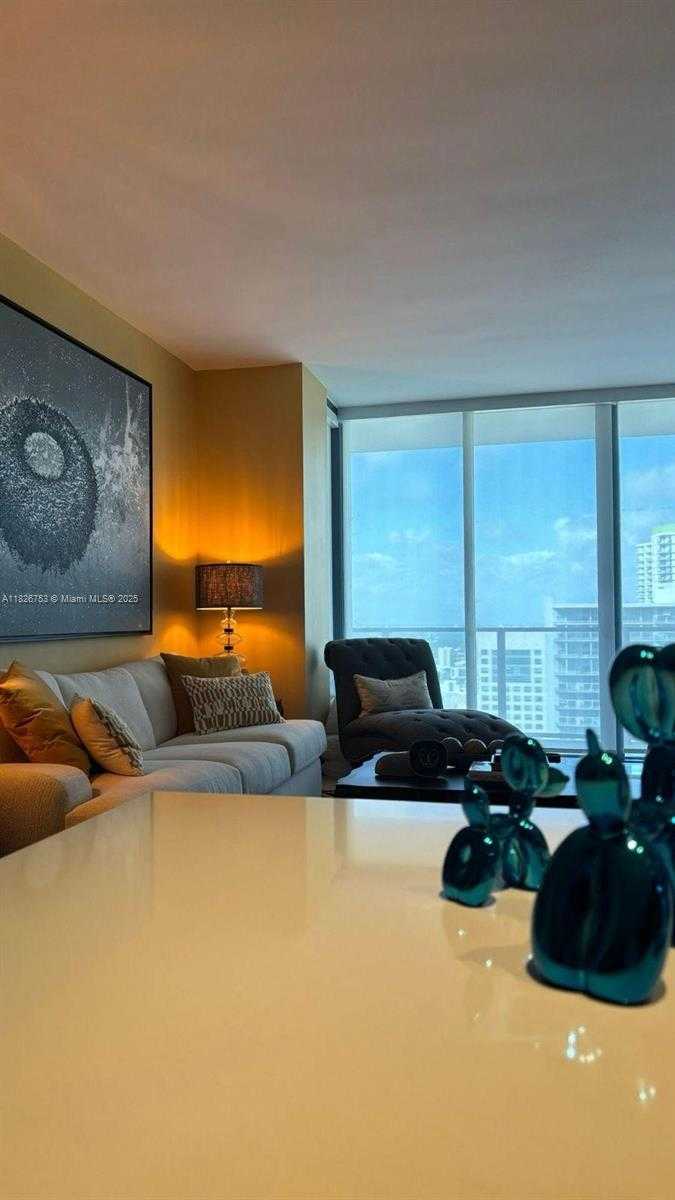 Small Image of 68 SOUTH EAST 6TH ST #2804, Miami Number 3