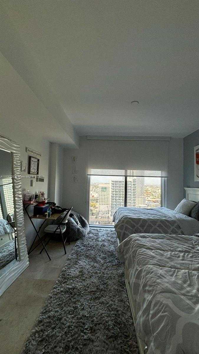 Small Image of 68 SOUTH EAST 6TH ST #2804, Miami Number 4