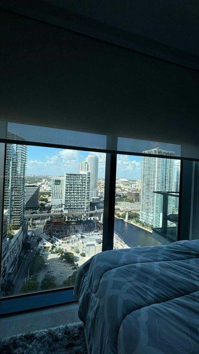 Small Image of 68 SOUTH EAST 6TH ST #2804, Miami Number 6