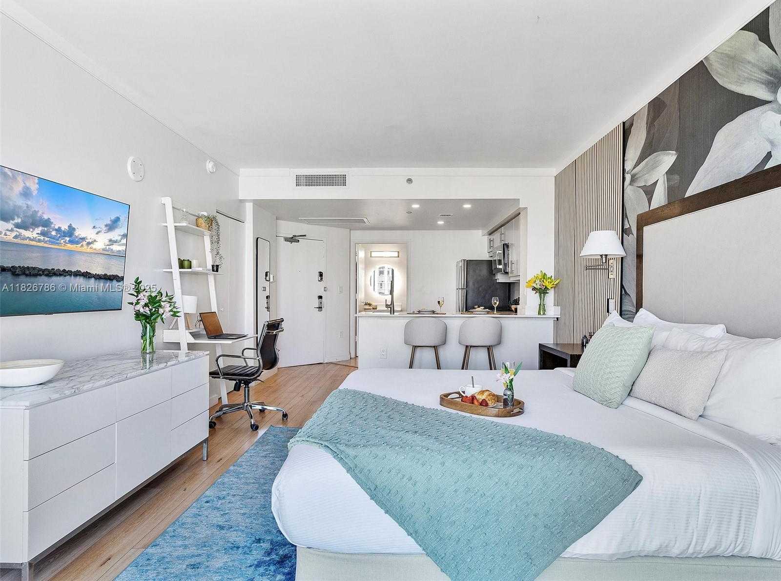 Small Image of 2889 MCFARLANE RD #1908, Miami Number 15
