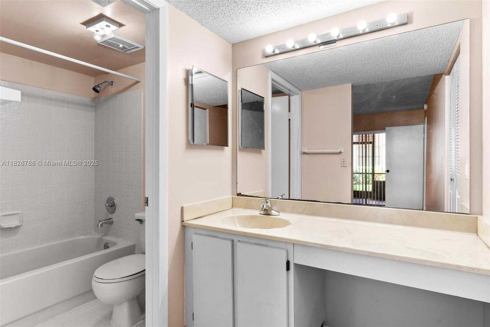 Small Image of 9852 NORTH WEST 3RD CT #1, Plantation Number 10