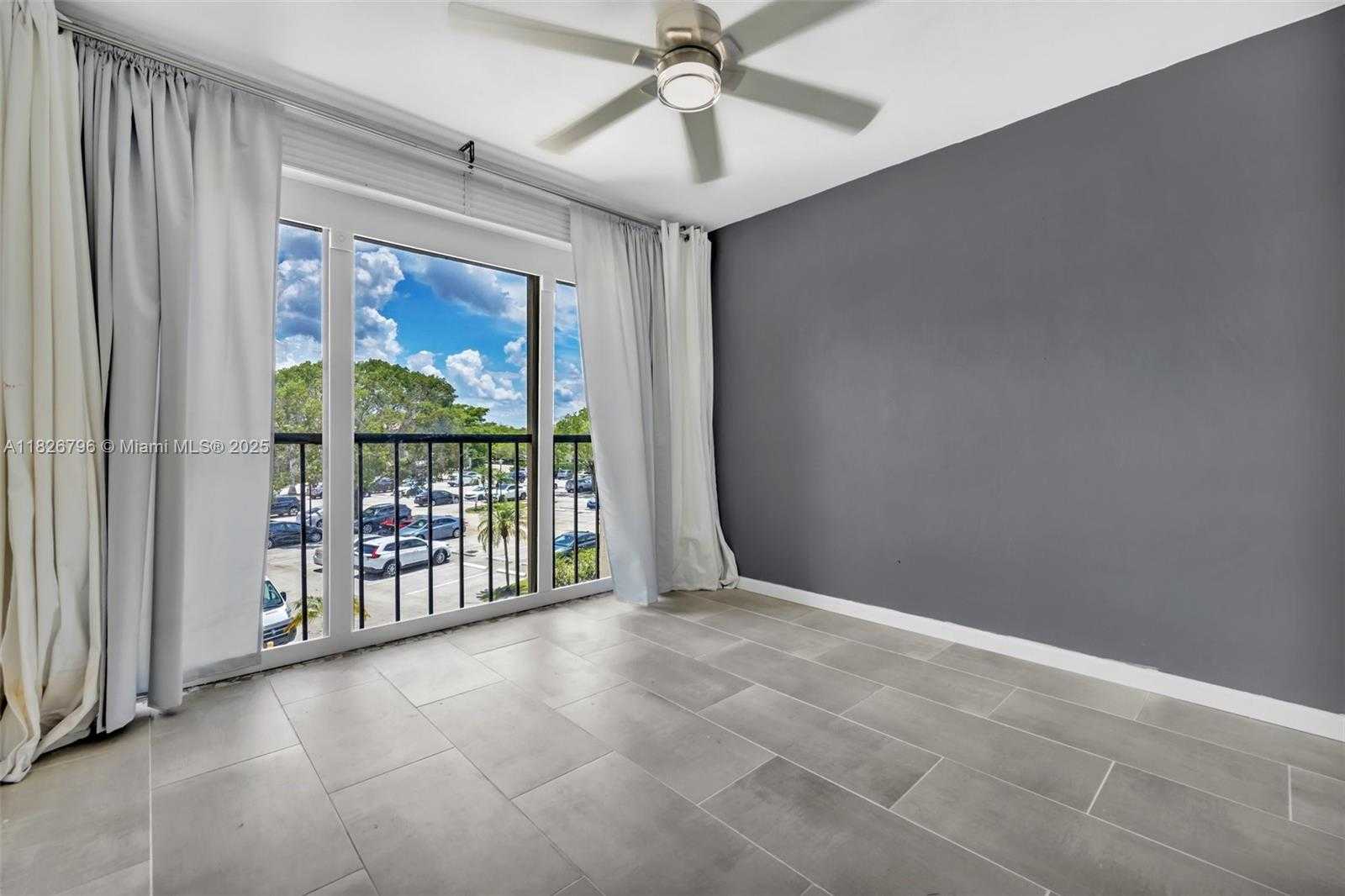 Small Image of 220 LAKEVIEW DR #308, Weston Number 13