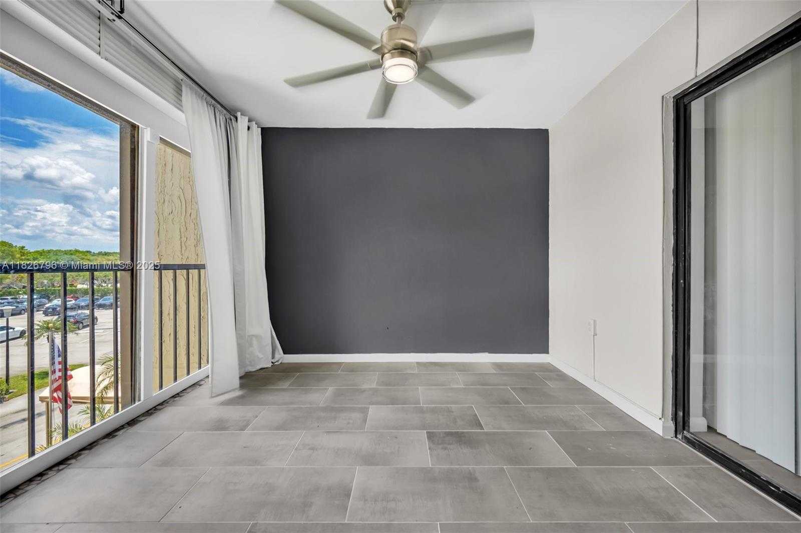 Small Image of 220 LAKEVIEW DR #308, Weston Number 14