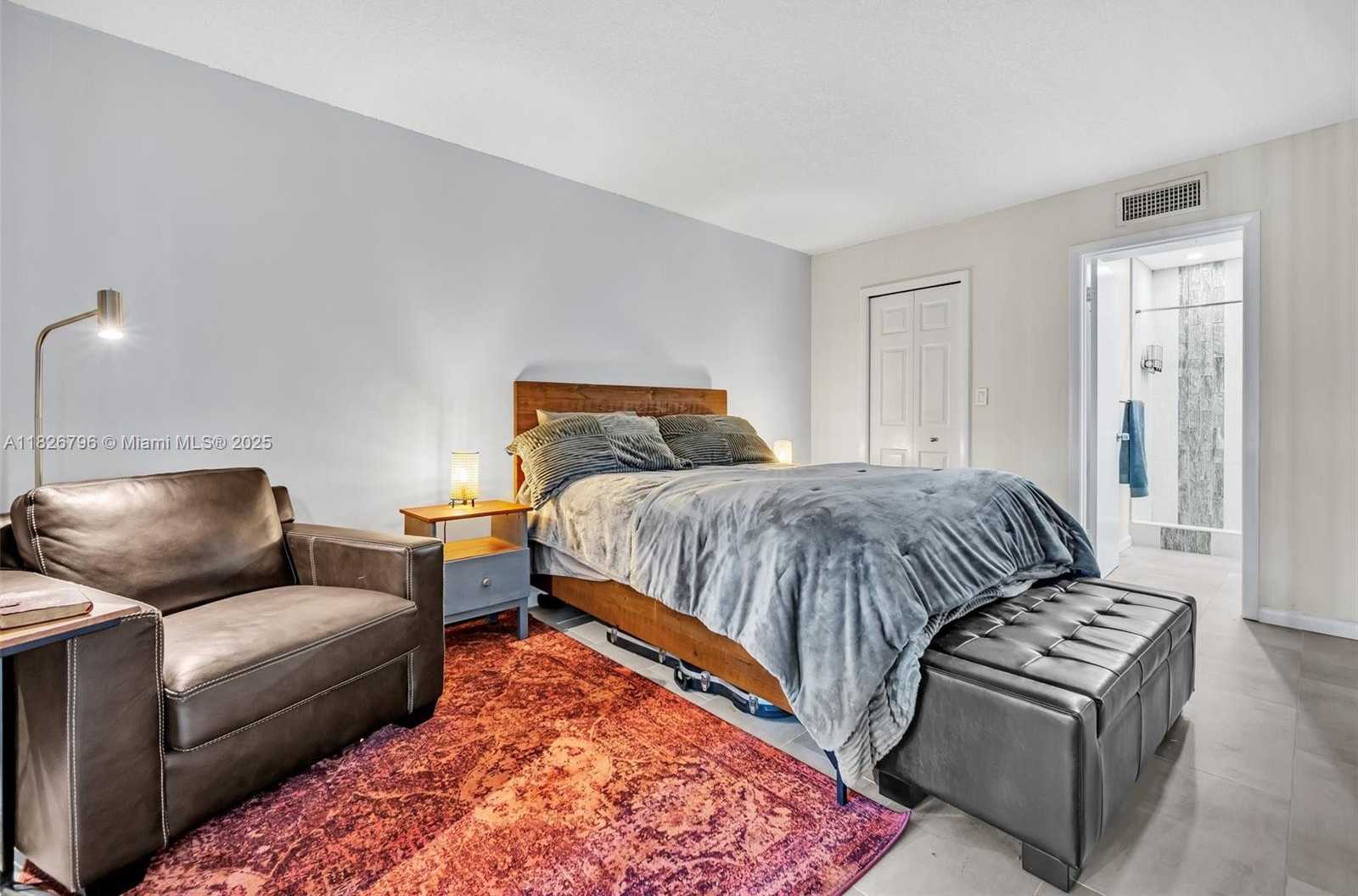 Small Image of 220 LAKEVIEW DR #308, Weston Number 16
