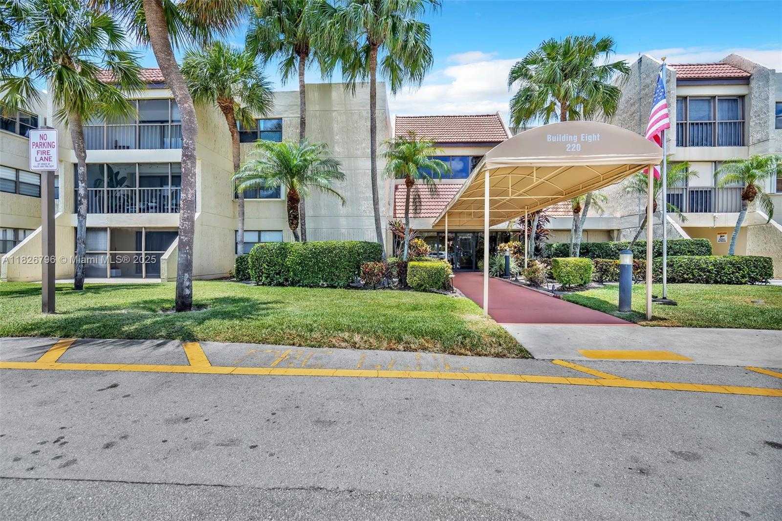 Small Image of 220 LAKEVIEW DR #308, Weston Number 23