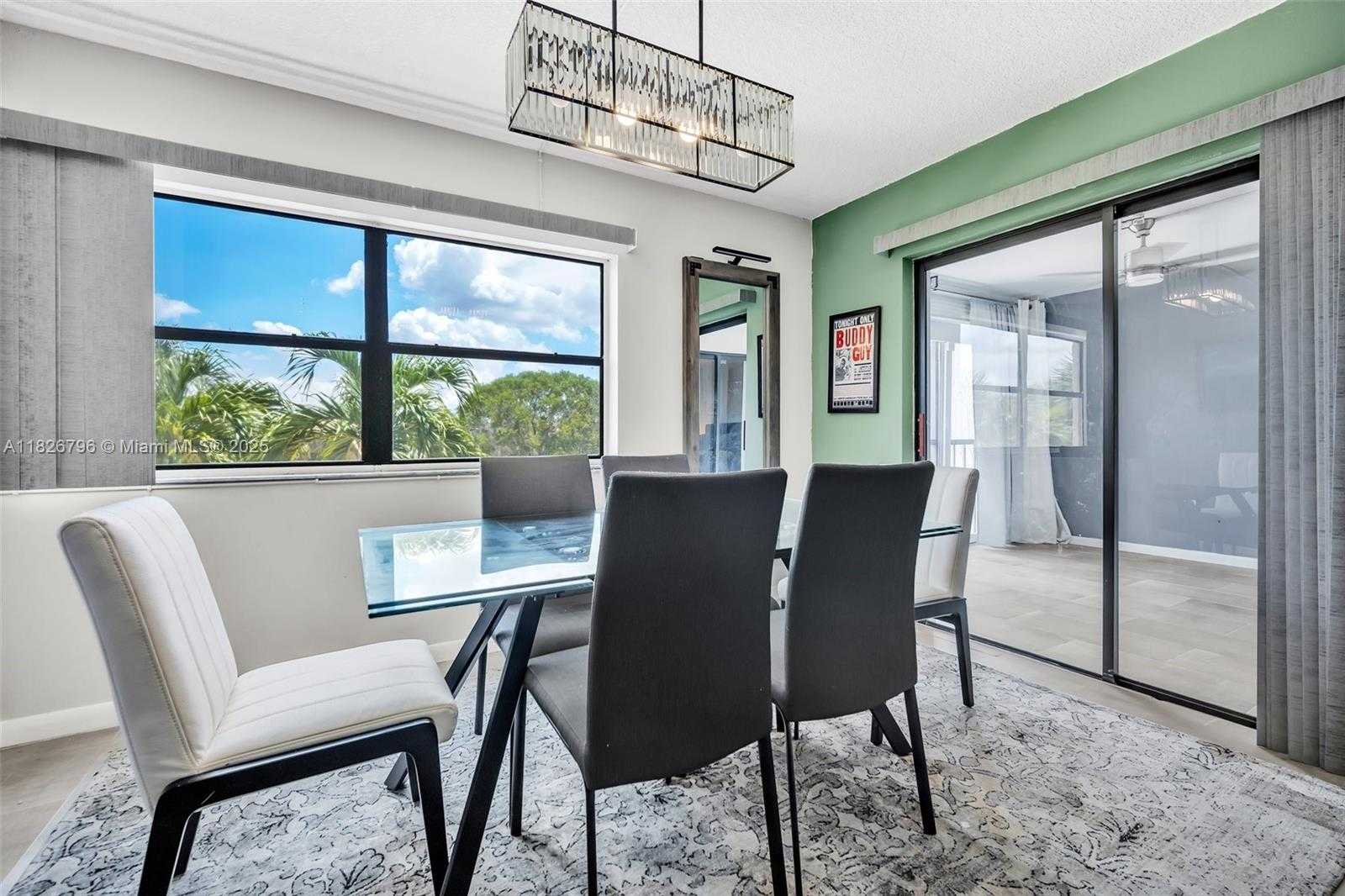 Small Image of 220 LAKEVIEW DR #308, Weston Number 6