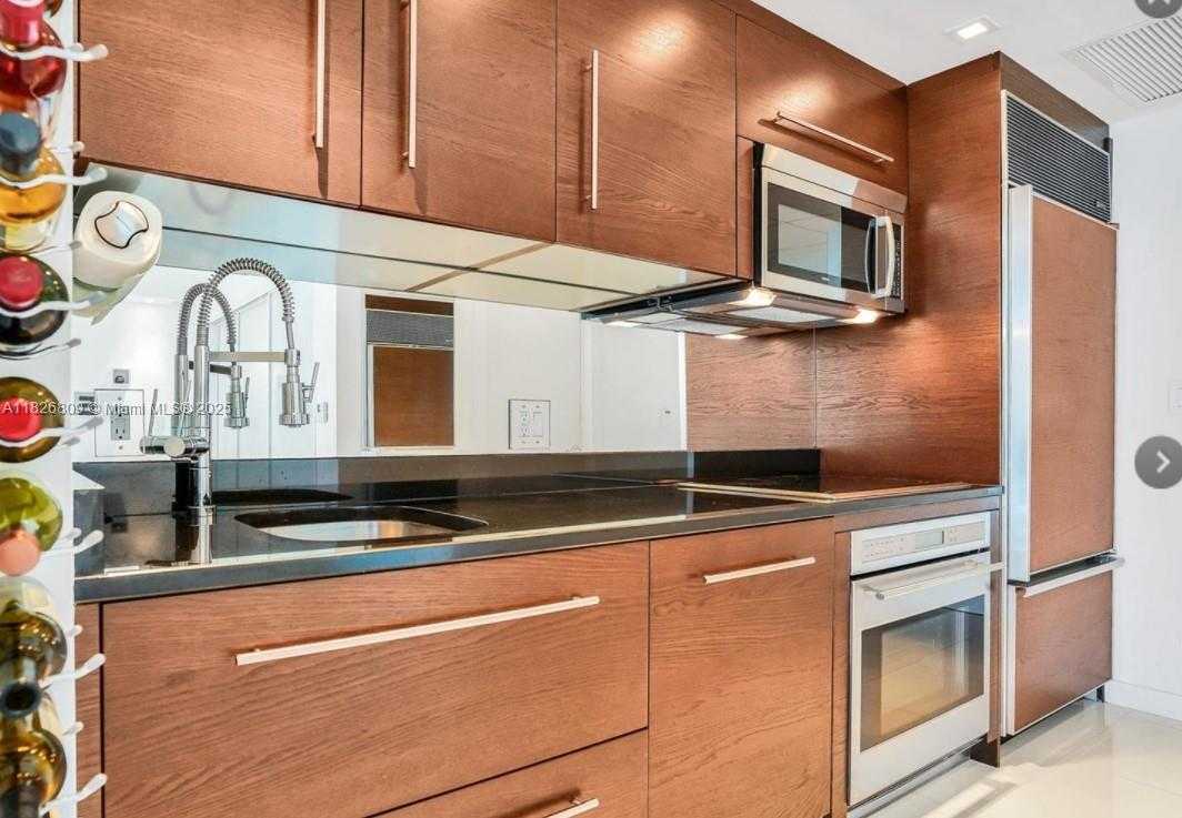 Small Image of 475 BRICKELL AVE #4310, Miami Number 12