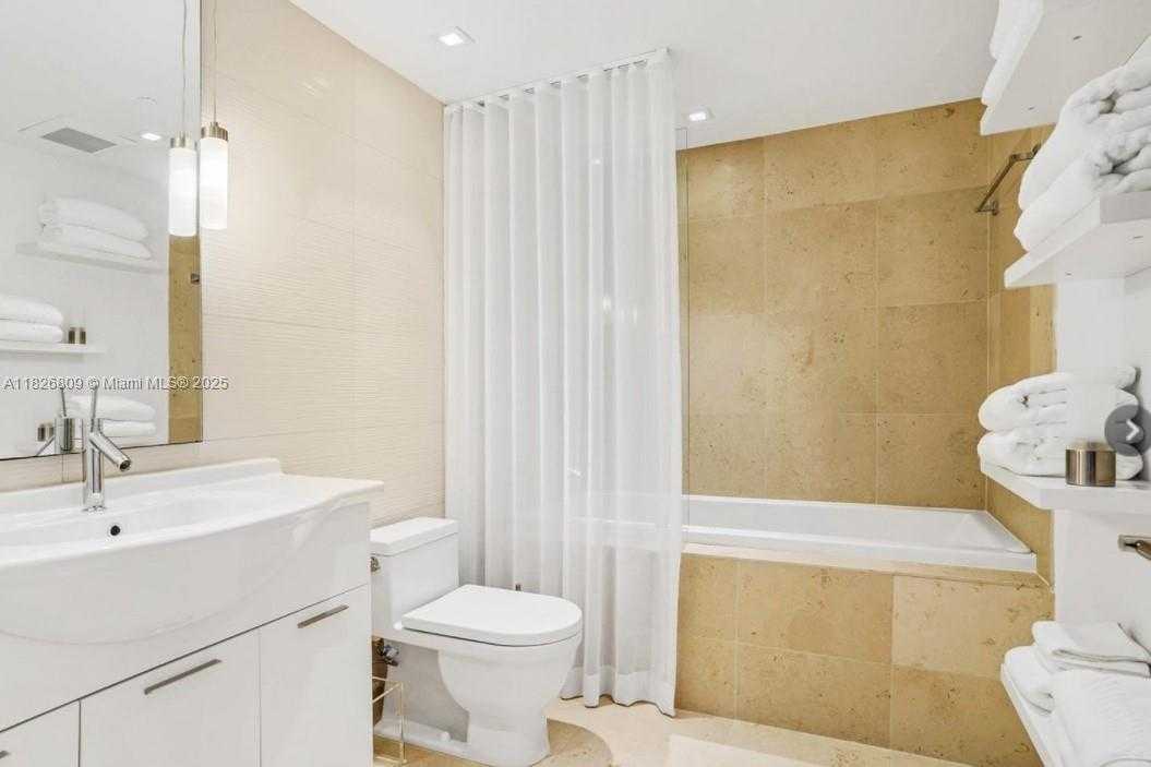 Small Image of 475 BRICKELL AVE #4310, Miami Number 14