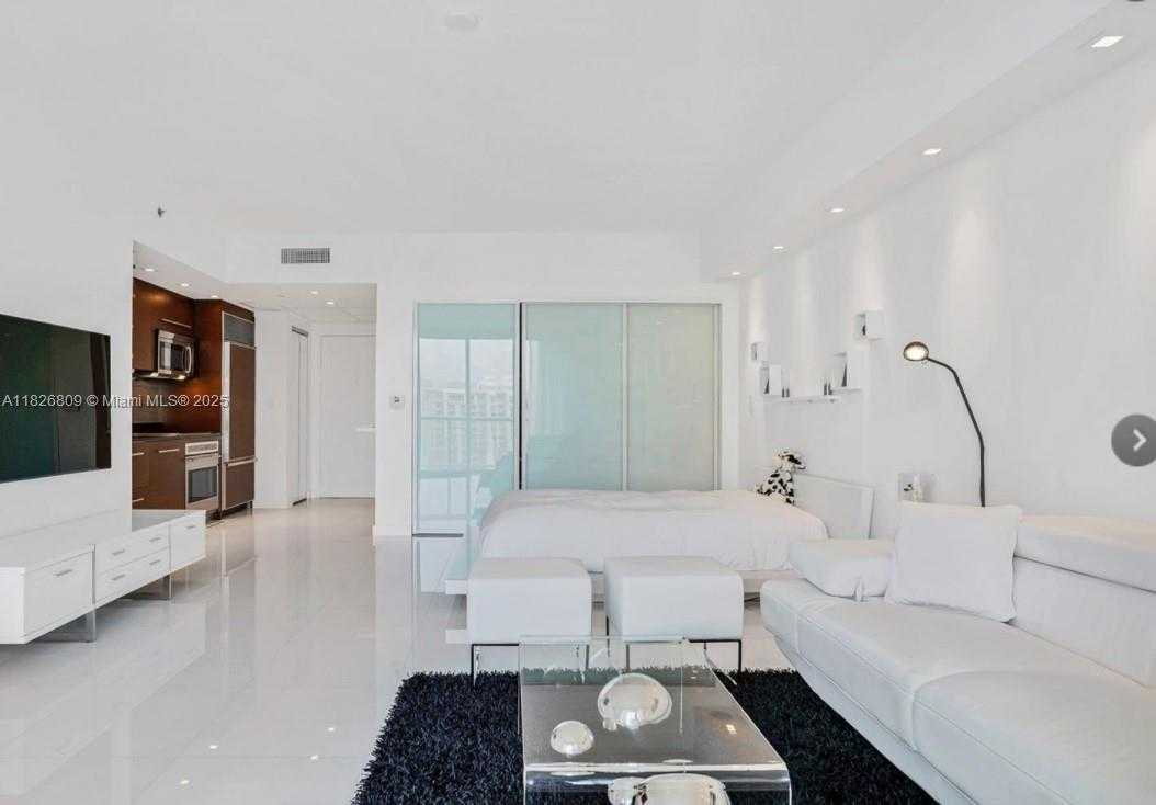 Small Image of 475 BRICKELL AVE #4310, Miami Number 5