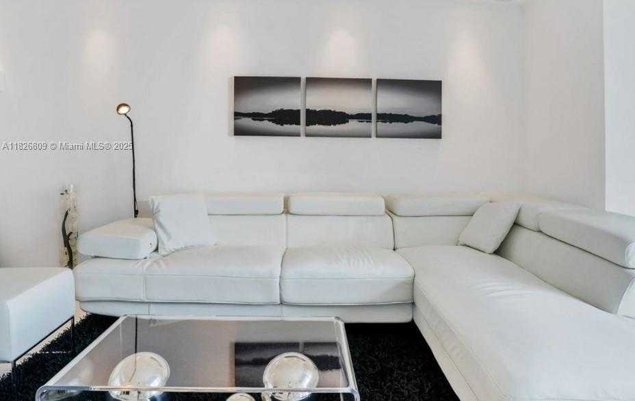 Small Image of 475 BRICKELL AVE #4310, Miami Number 6