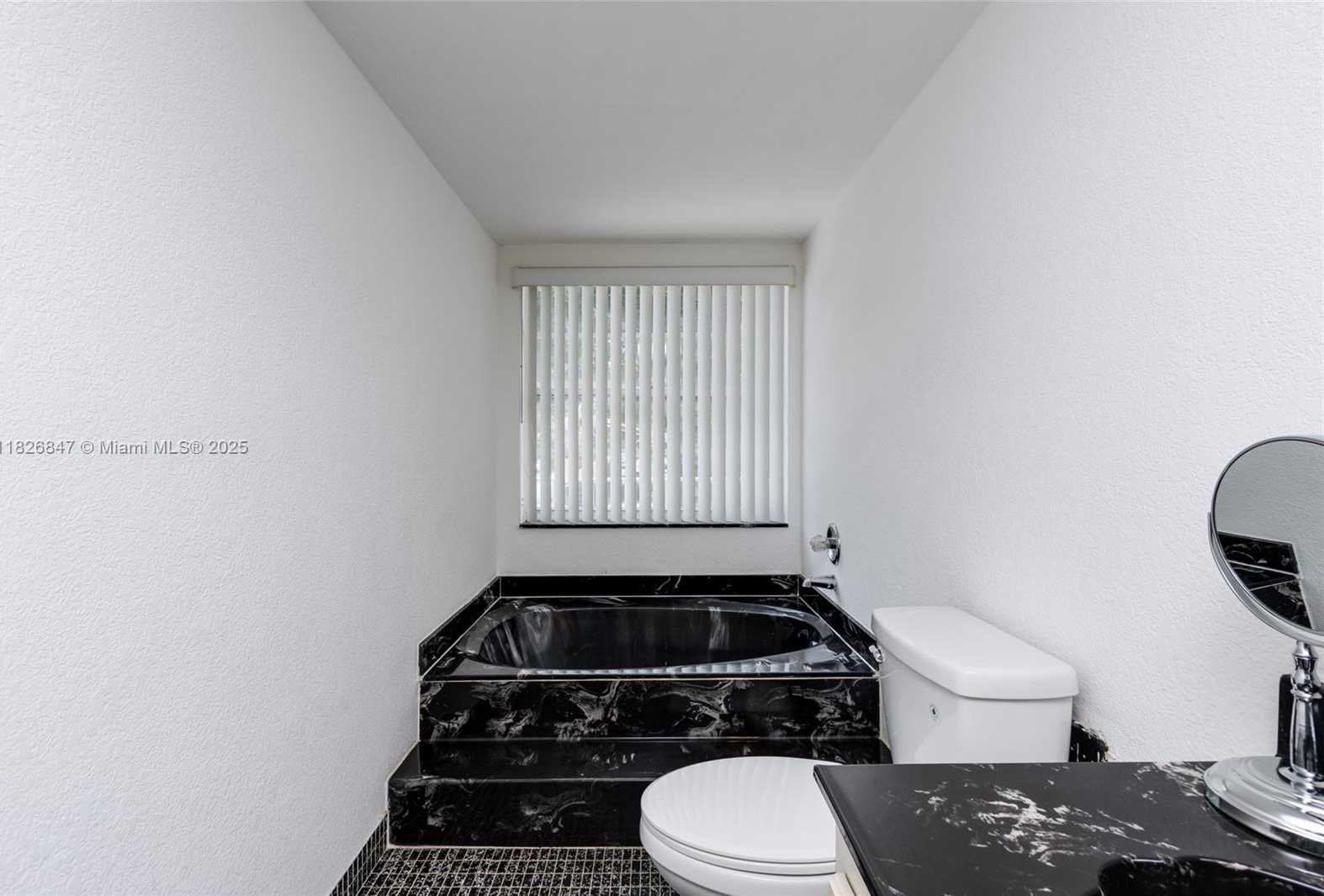 Imagen de Pequeño Objeto