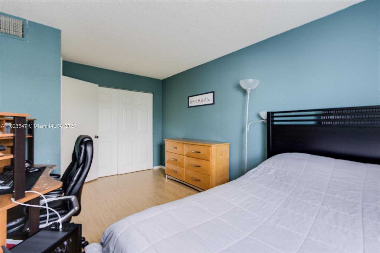 Imagen de Pequeño Objeto