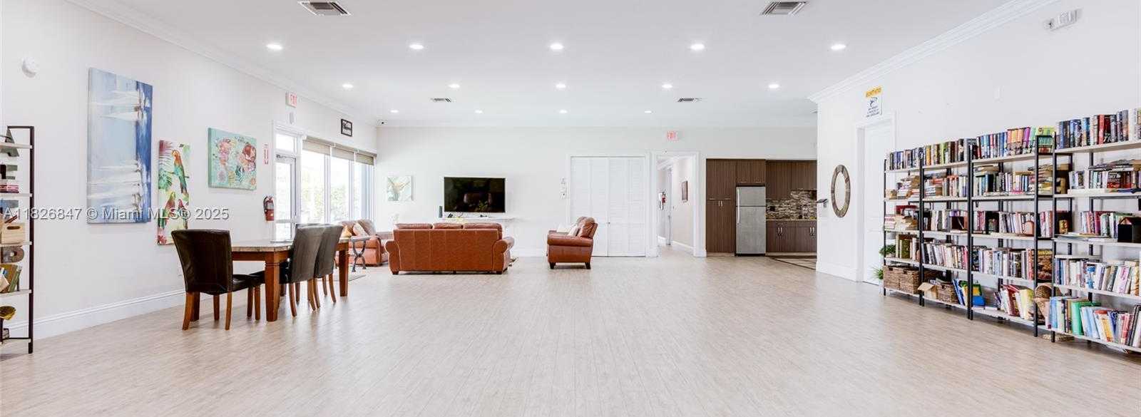 Imagen de Pequeño Objeto