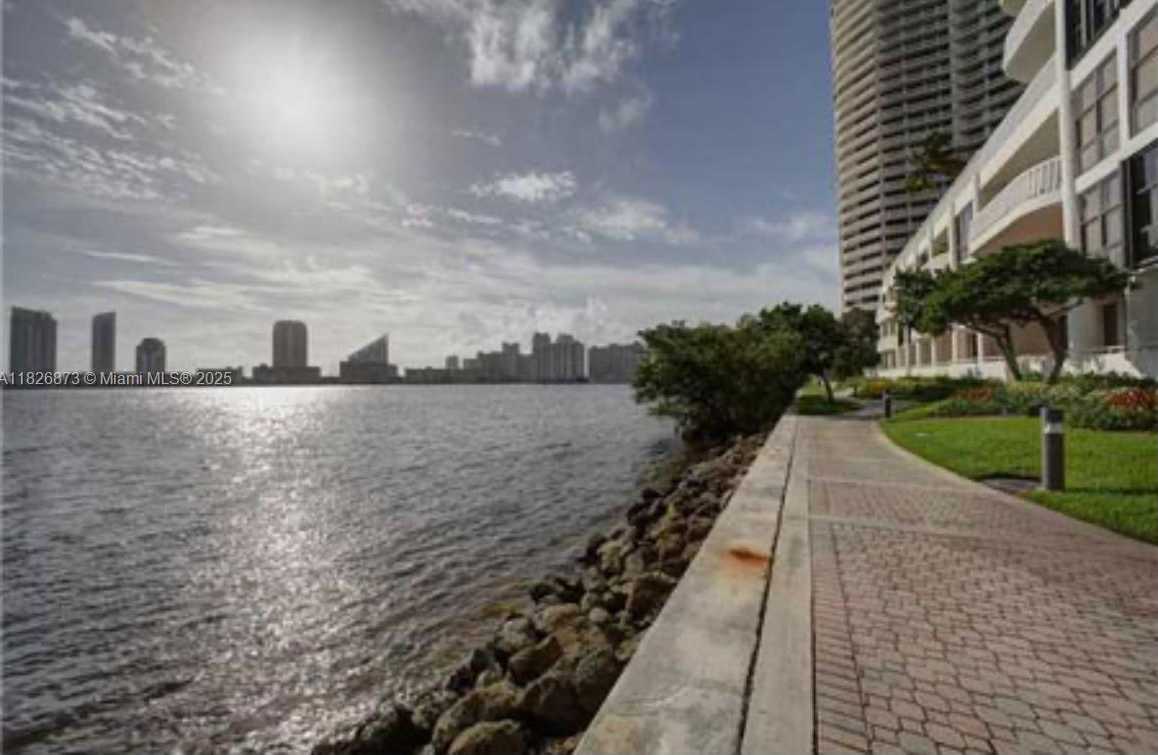 Small Image of 3000 ISLAND BLVD #325, Aventura Number 3