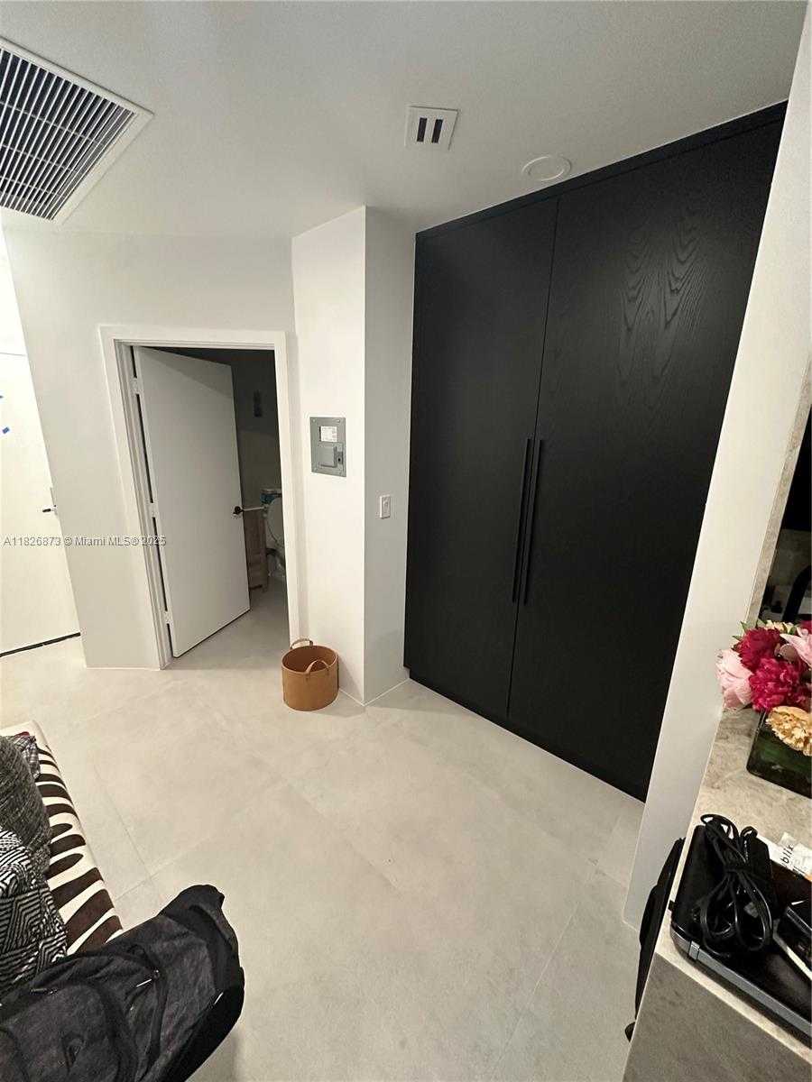 Small Image of 3000 ISLAND BLVD #325, Aventura Number 4