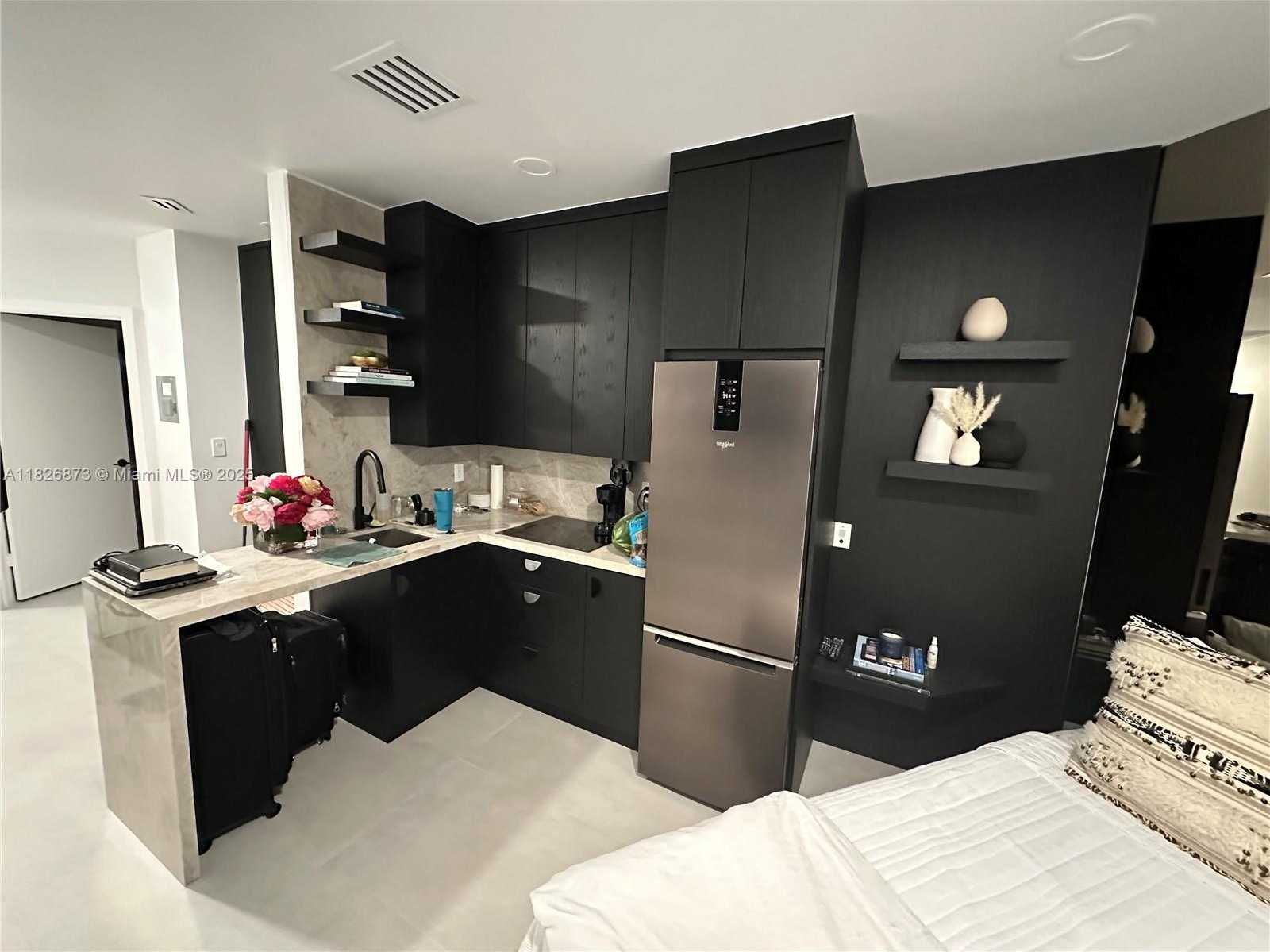 Small Image of 3000 ISLAND BLVD #325, Aventura Number 5