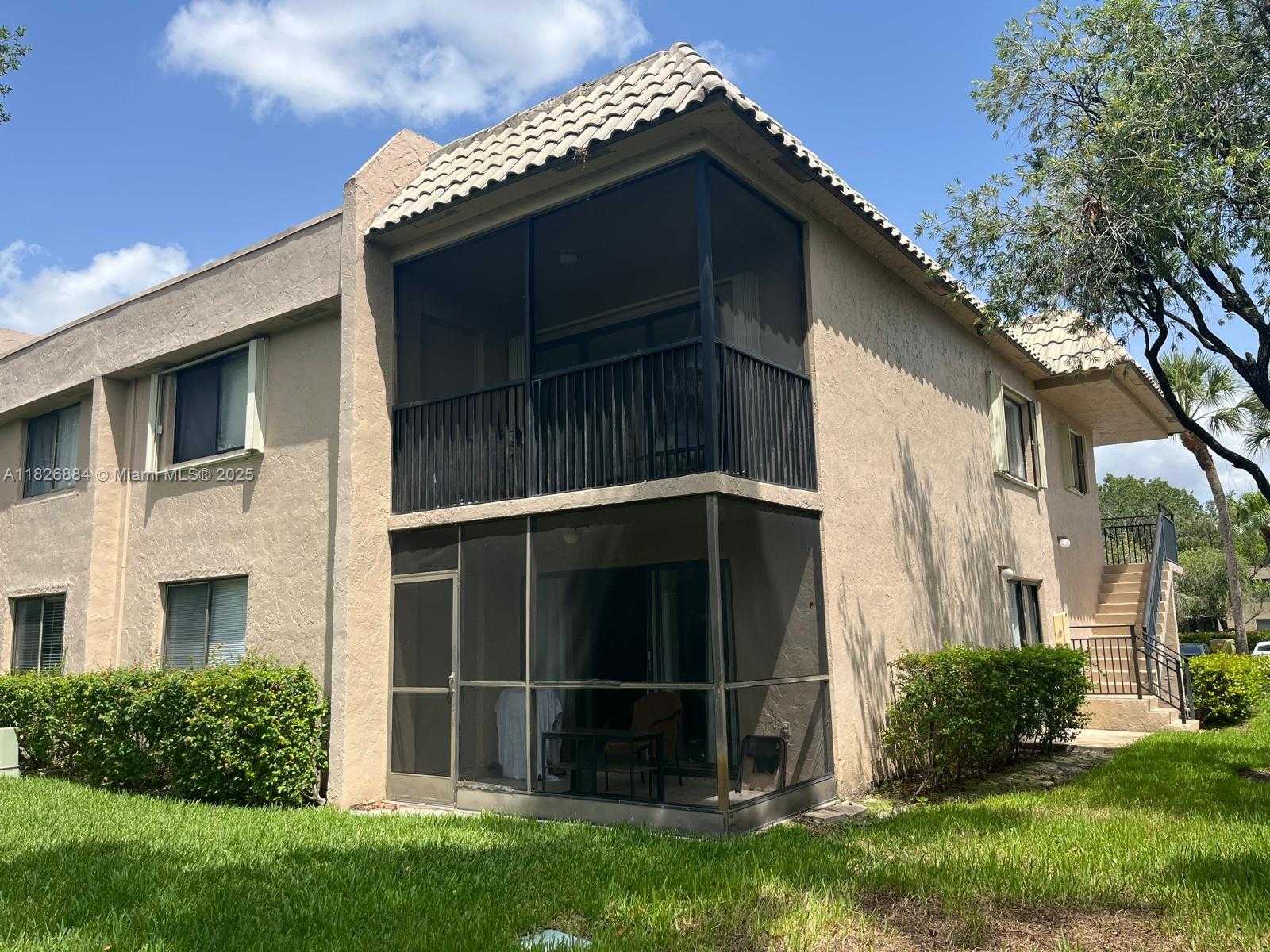 Small Image of 370 RACQUET CLUB RD #101, Weston Number 5