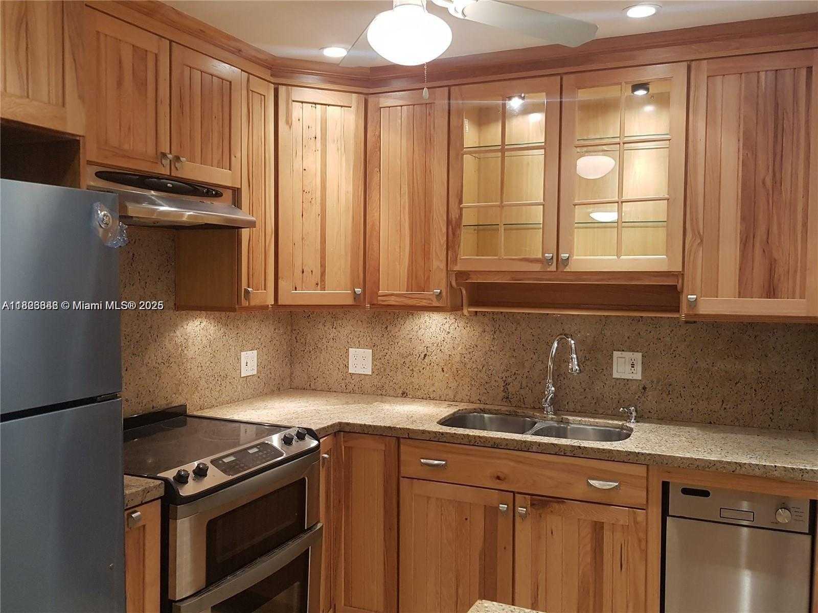 Small Image of 253 SOUTH CYPRESS RD #237, Pompano Beach Number 2