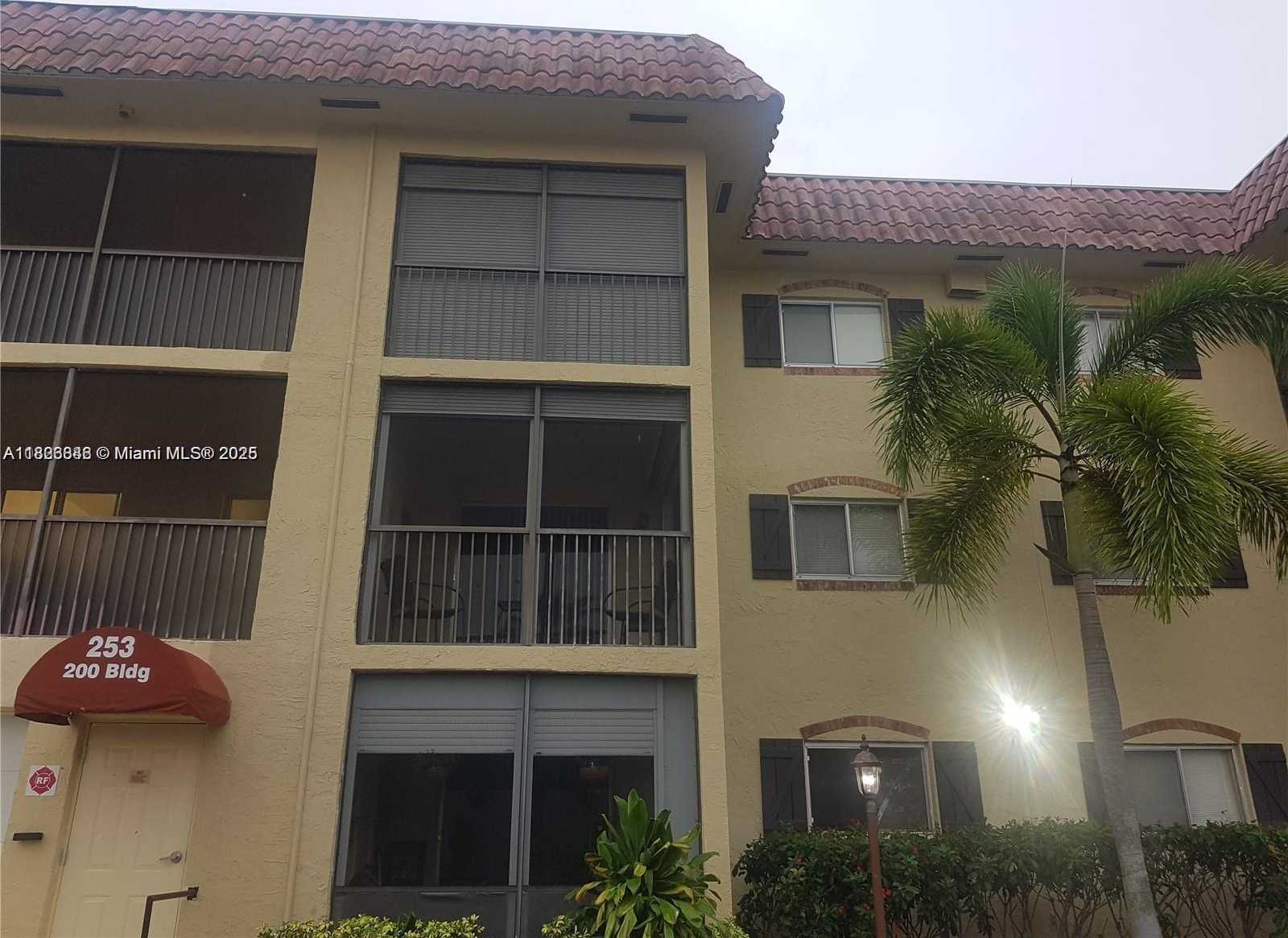 Small Image of 253 SOUTH CYPRESS RD #237, Pompano Beach Number 21