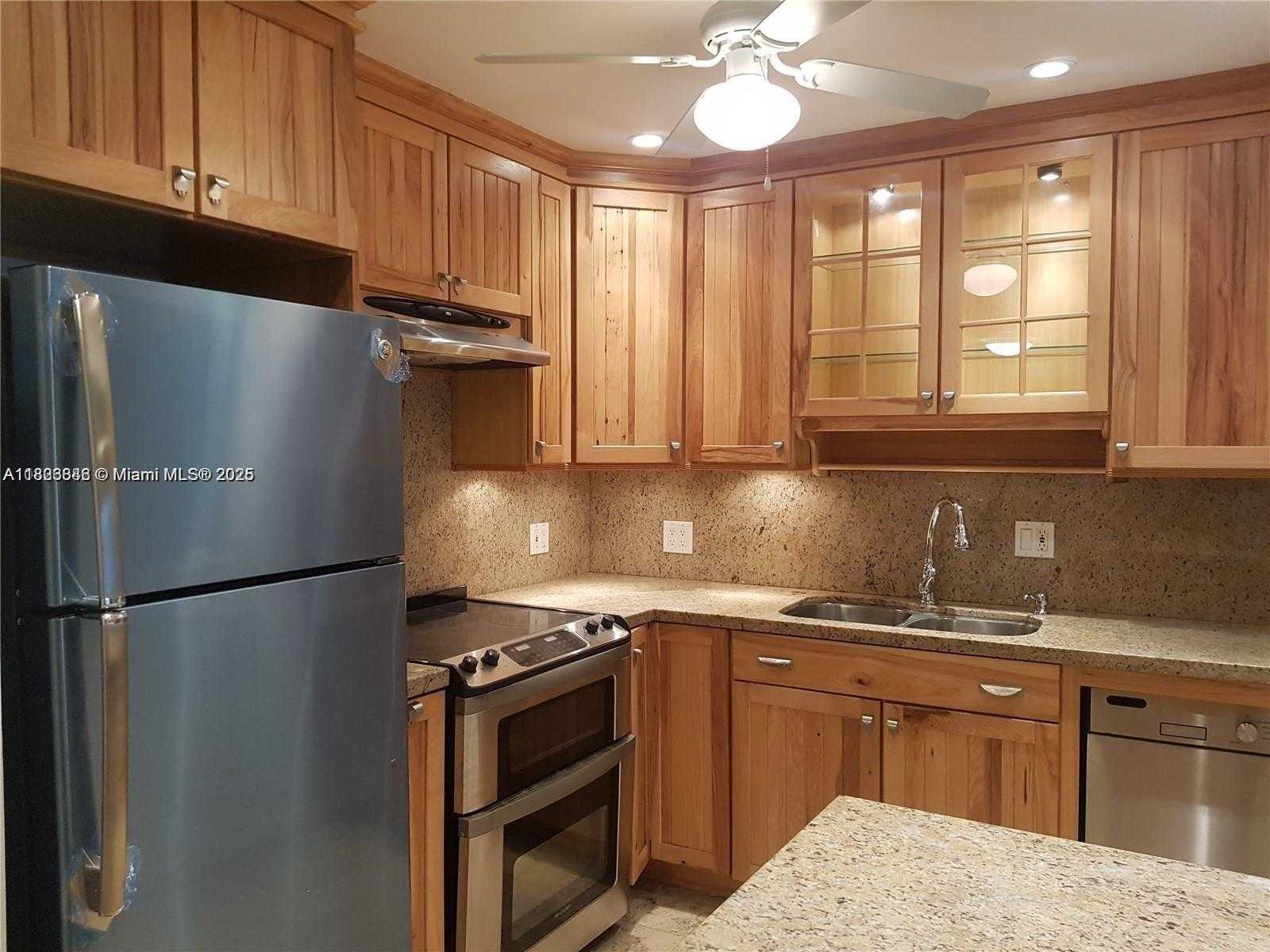 Small Image of 253 SOUTH CYPRESS RD #237, Pompano Beach Number 3