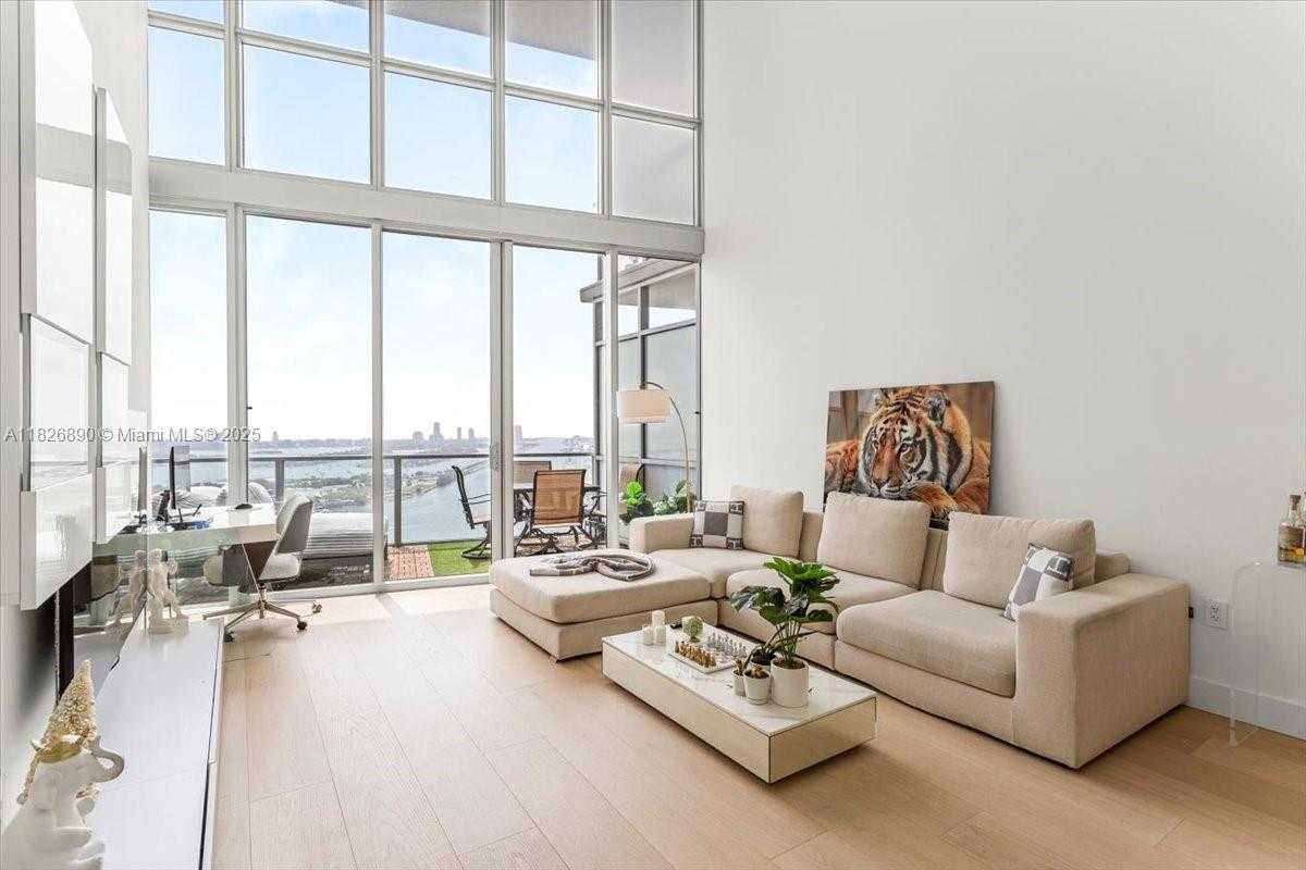 Small Image of 1100 BISCAYNE BLVD #4305, Miami Number 13
