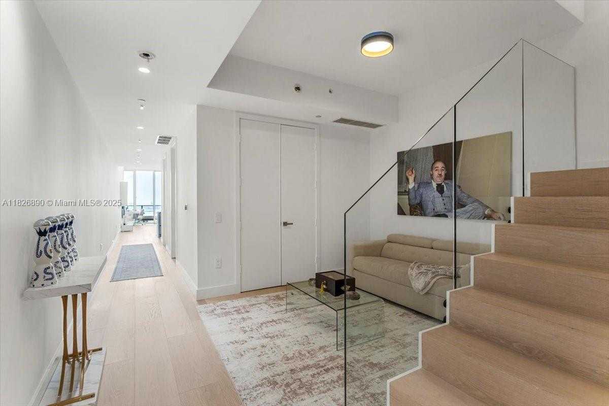 Small Image of 1100 BISCAYNE BLVD #4305, Miami Number 14