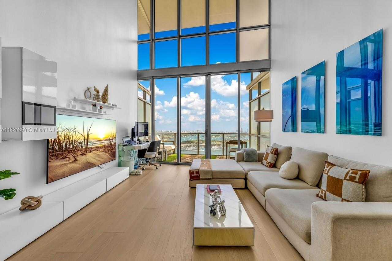 Small Image of 1100 BISCAYNE BLVD #4305, Miami Number 2