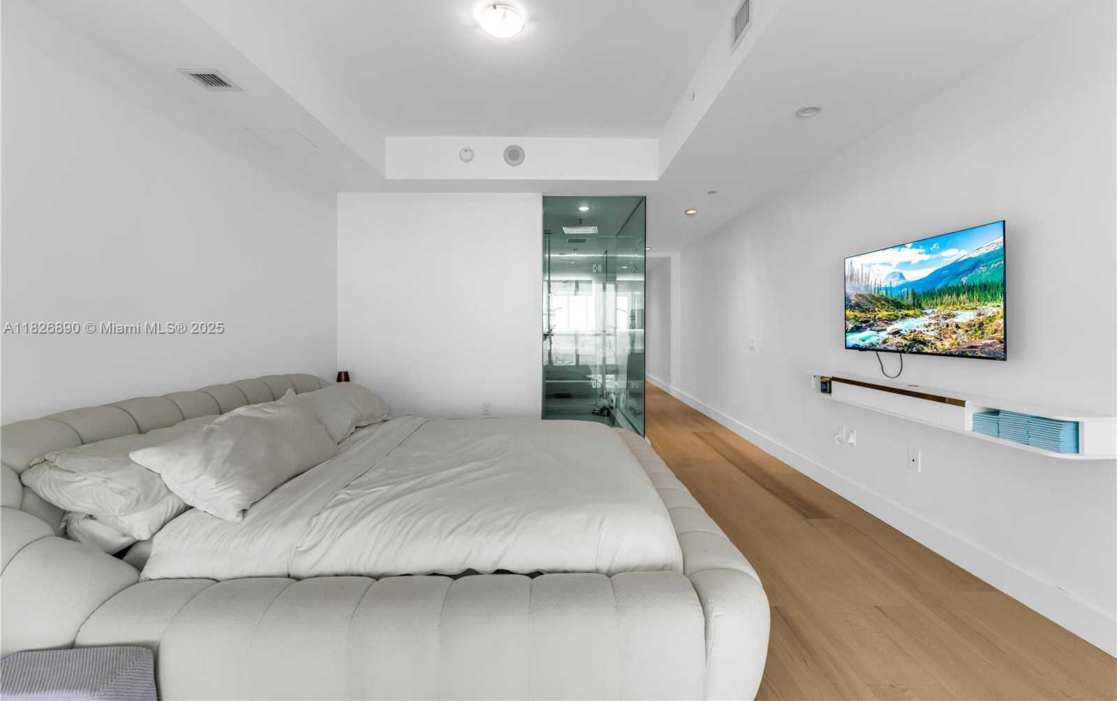 Small Image of 1100 BISCAYNE BLVD #4305, Miami Number 20