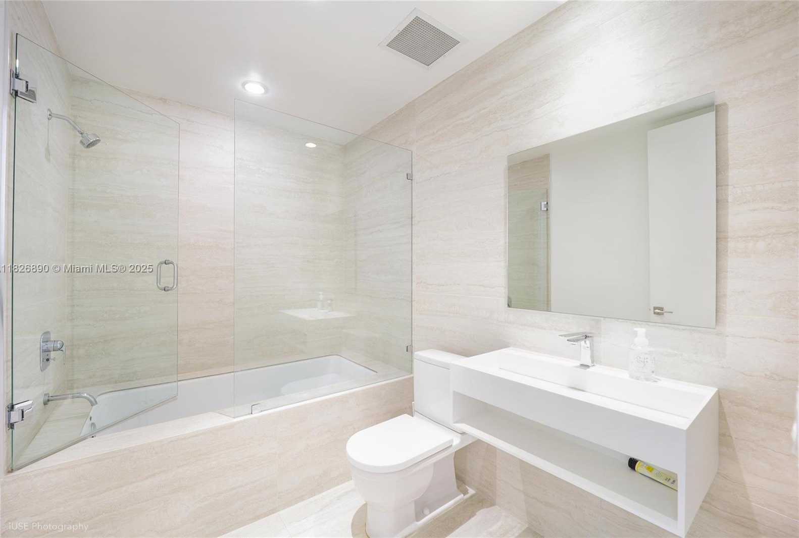 Small Image of 1100 BISCAYNE BLVD #4305, Miami Number 24