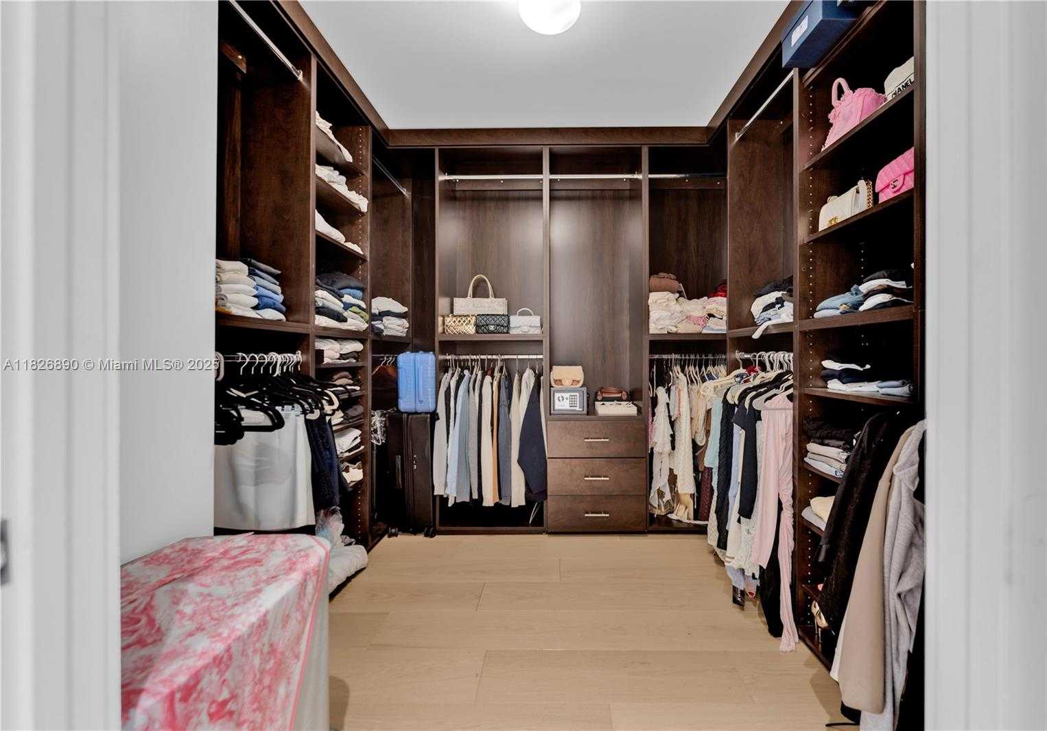 Small Image of 1100 BISCAYNE BLVD #4305, Miami Number 25