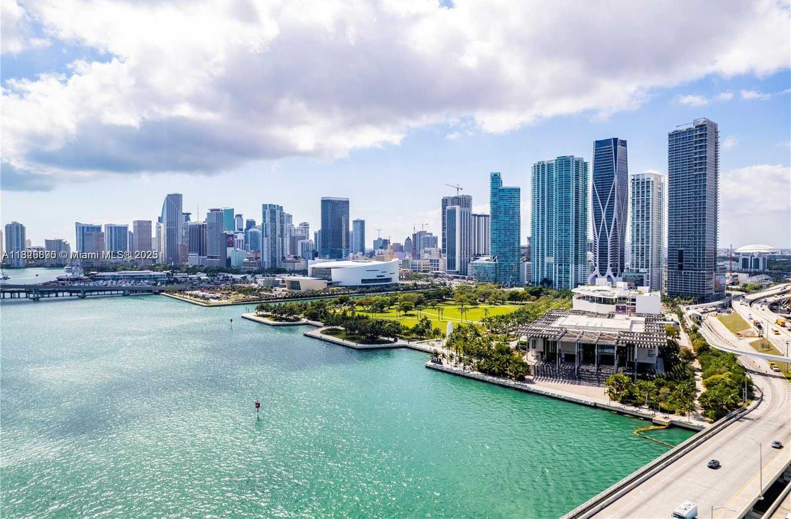 Small Image of 1100 BISCAYNE BLVD #4305, Miami Number 37