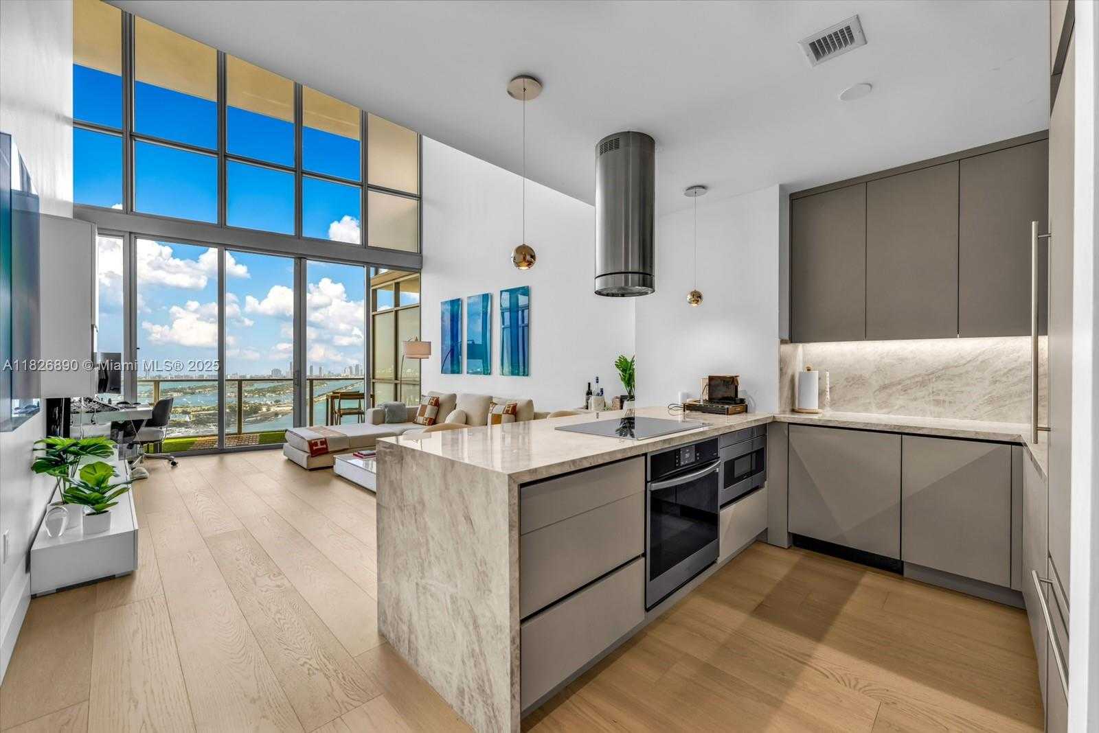 Small Image of 1100 BISCAYNE BLVD #4305, Miami Number 5
