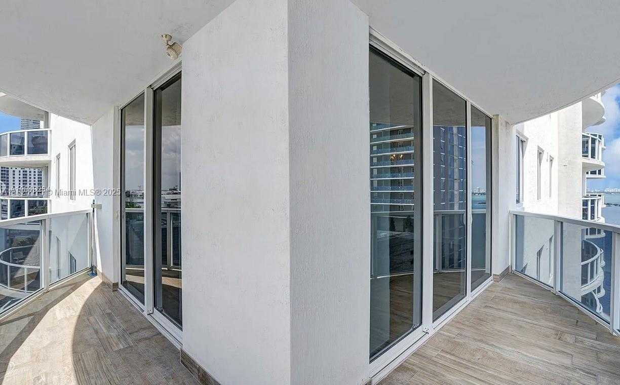 Imagen de Pequeño Objeto