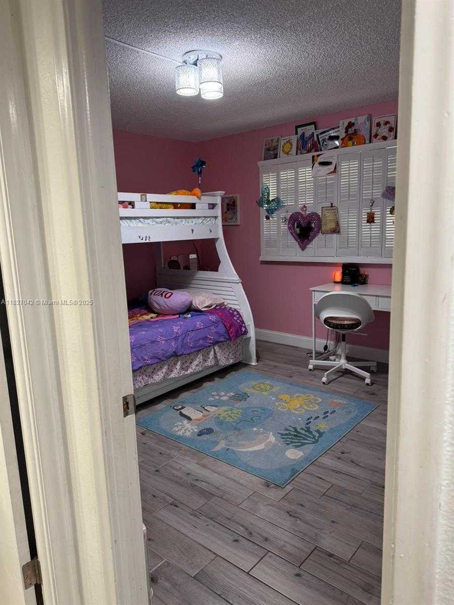 Imagen de Pequeño Objeto